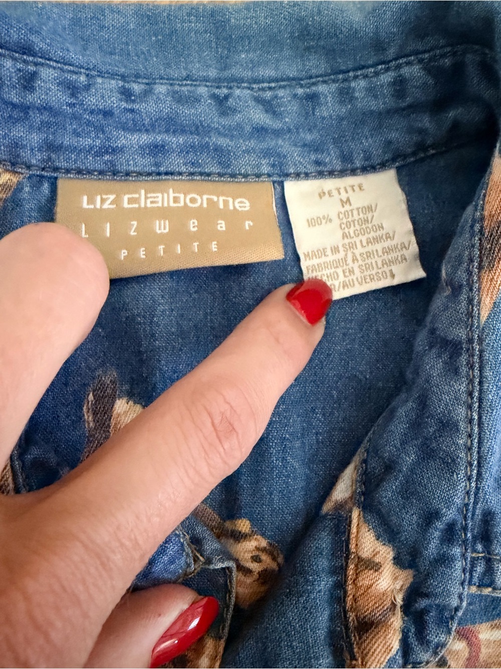 Vintage - Liz Claiborne - Chambray Novelty Shirt - Size M Petite - Picture 6 of 7
